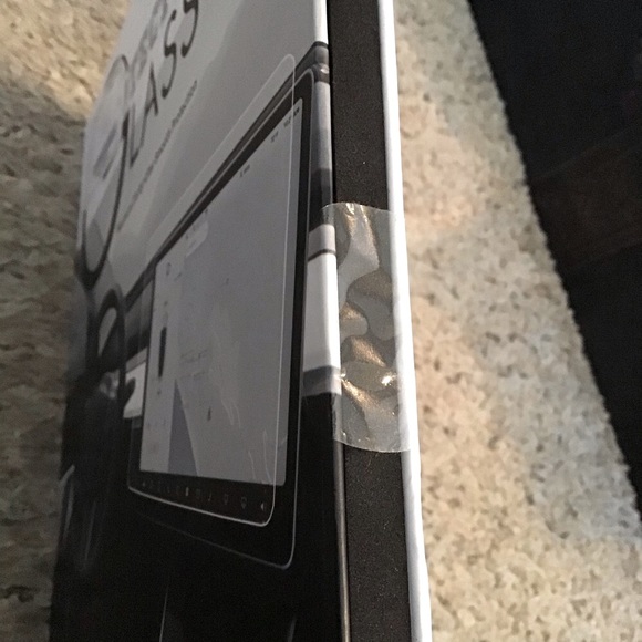 NEW, SEALED Tesla Model 3/Y Glass Screen Protector - Picture 3 of 3
